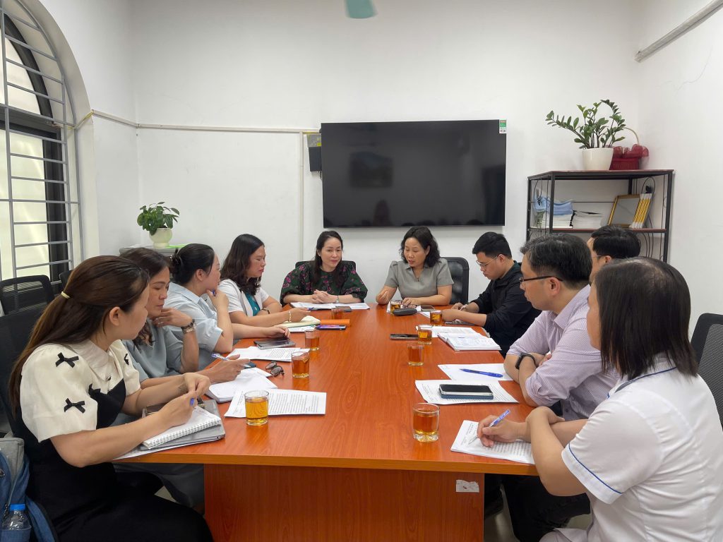 TRẠM Y TẾ PHƯỜNG PHƯƠNG LIỆT PHỐI HỢP KHẢO SÁT, ĐÁNH GIÁ THỰC TRẠNG QUẢN LÝ BỆNH KHÔNG LÂY NHIỄM THEO NGUYÊN LÝ Y HỌC GIA ĐÌNH