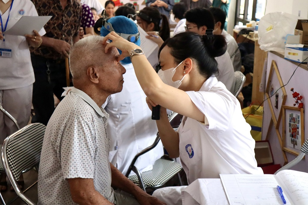 PHƯỜNG PHƯƠNG LIỆT TỔ CHỨC KHÁM, TƯ VẤN SỨC KHỎE CHO NGƯỜI CAO TUỔI, NGƯỜI KHUYẾT TẬT NĂM 2026