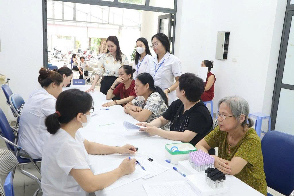 Trạm Y tế phường Phương Liệt thông báo về Kế hoạch Khám sức khỏe định kỳ hoặc khám sàng lọc miễn phí ít nhất mỗi năm một lần cho người dân trên địa bàn thành phố Hà Nội năm 2026
