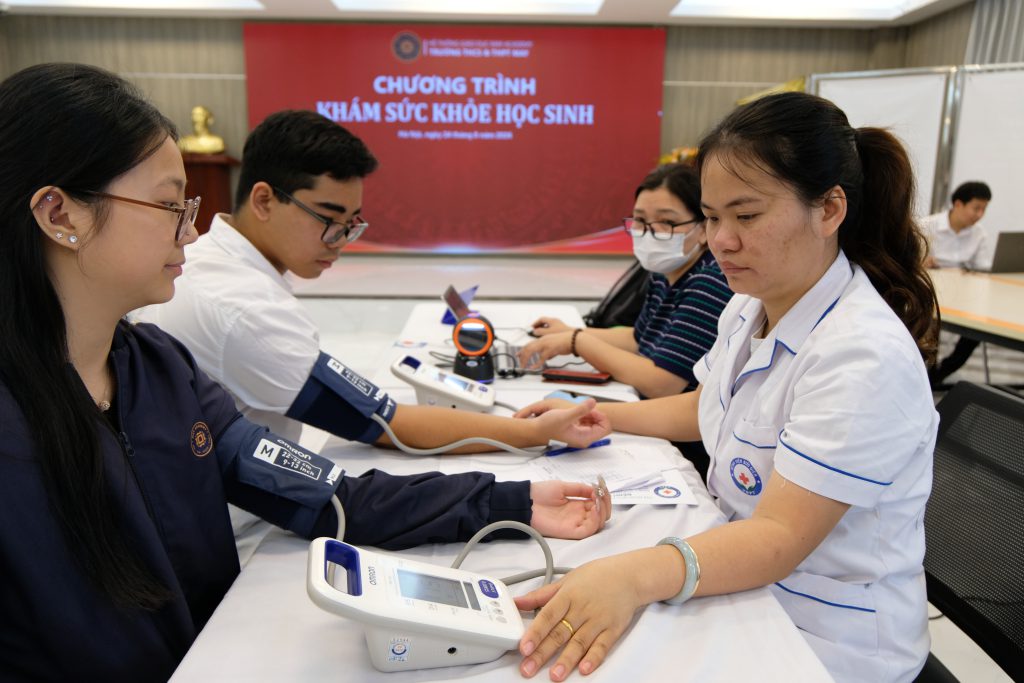 Phường Phương Liệt khám sức khỏe cho gần 11.000 trẻ em, học sinh, sẵn sàng bước vào năm học mới 2026-2027